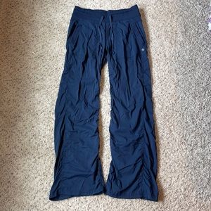 Lululemon dark blue scrunch pants. Size 6